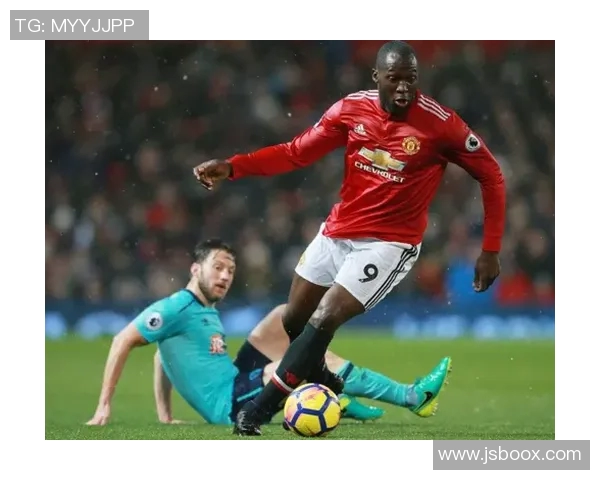 踢足球最帅的黑人球星风采展示，展现速度与力量的完美结合